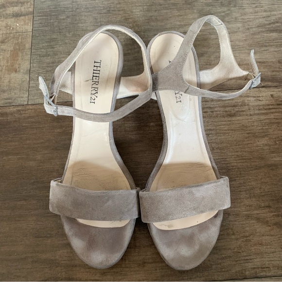 Thierry21 taupe wedges - Picture 2 of 12